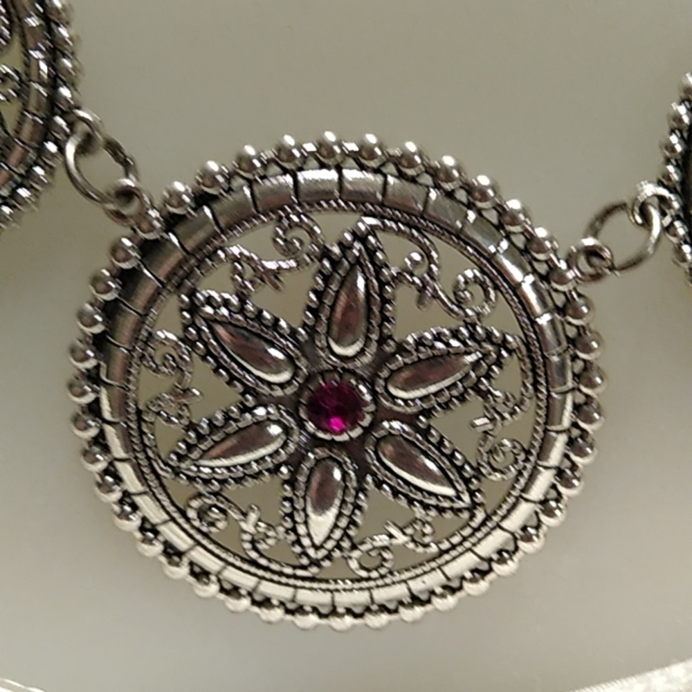 Beautiful Statement Necklace - image 2